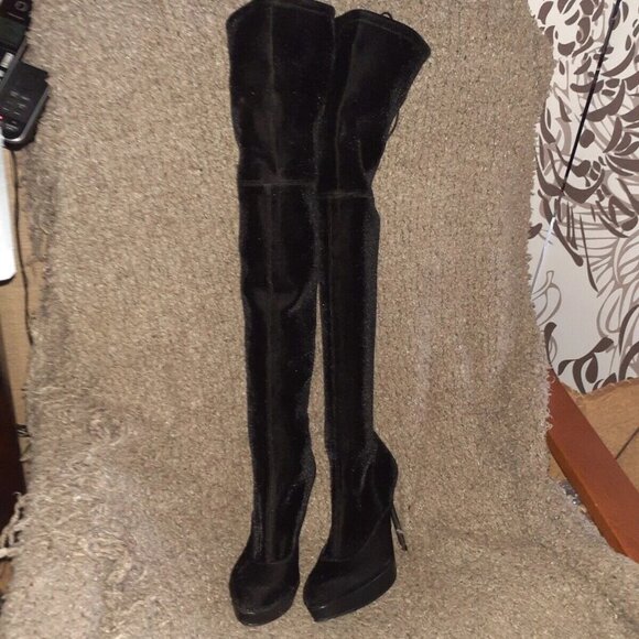 STUART WEITZMAN-GL29808-Black Velvet Over Knee-Stiletto Boots-Sz 6-Excellent - Picture 2 of 6
